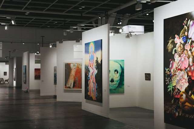Interactive exhibition kiosk
